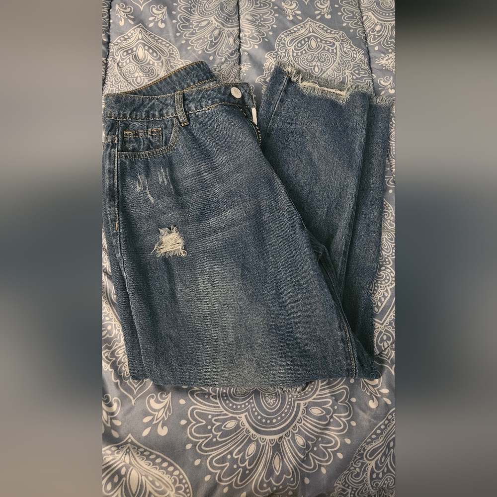 Women's Distressed Ankle Jeans in Classic Blue